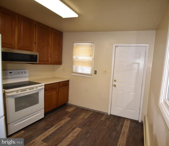 521 YORK ST, Burlington, NJ 08016