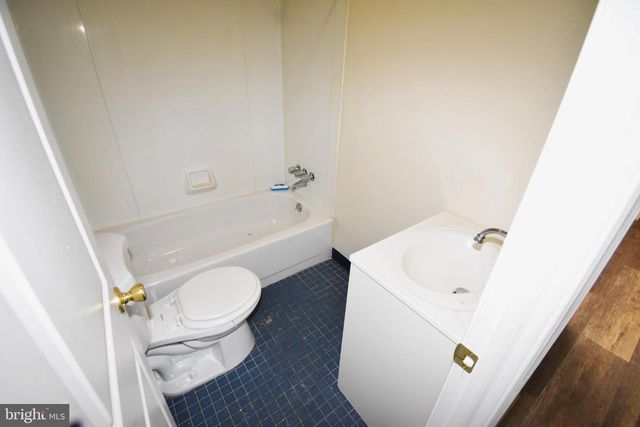 521 YORK ST, Burlington, NJ 08016