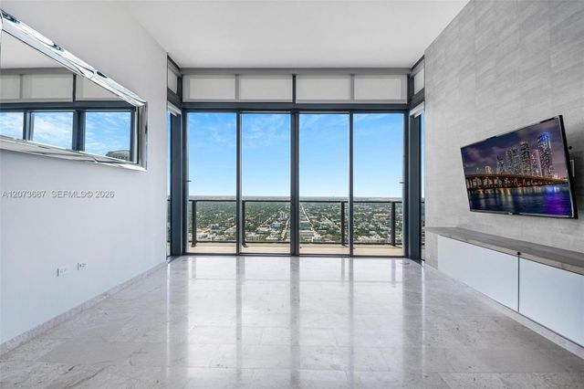 88 SW 7th Street 4004, Miami, FL 33130