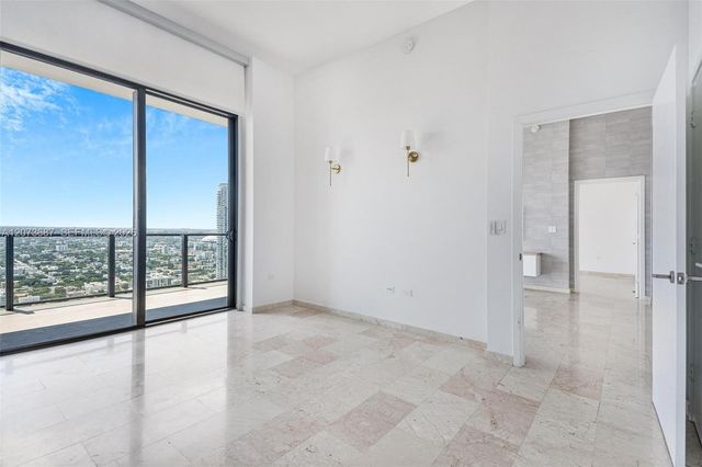 88 SW 7th Street 4004, Miami, FL 33130
