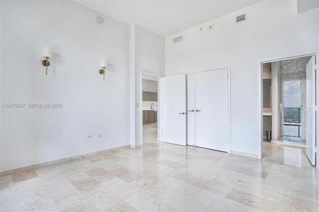 88 SW 7th Street 4004, Miami, FL 33130