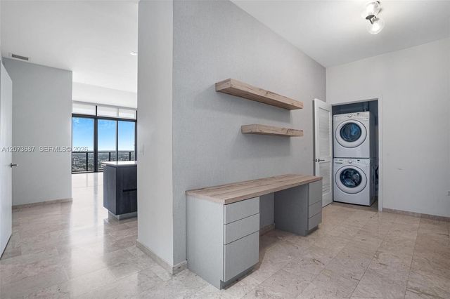 88 SW 7th Street 4004, Miami, FL 33130