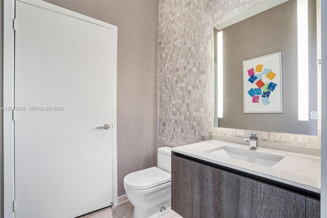 88 SW 7th Street 4004, Miami, FL 33130