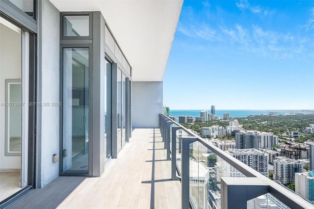 88 SW 7th Street 4004, Miami, FL 33130
