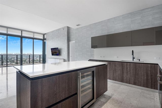 88 SW 7th Street 4004, Miami, FL 33130