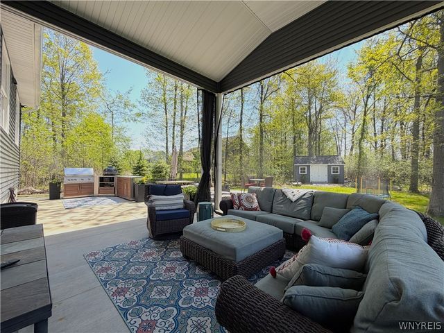 2050 Love Road, Grand Island, NY 14072