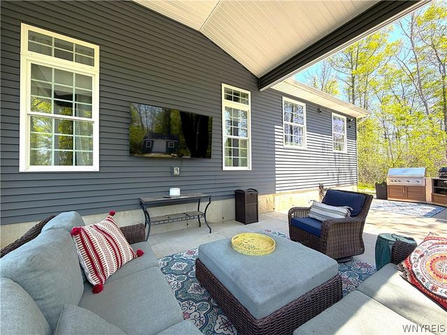 2050 Love Road, Grand Island, NY 14072