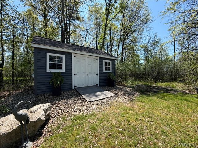 2050 Love Road, Grand Island, NY 14072