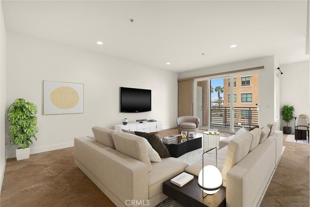 300 E 4th Street 201, Long Beach, CA 90802