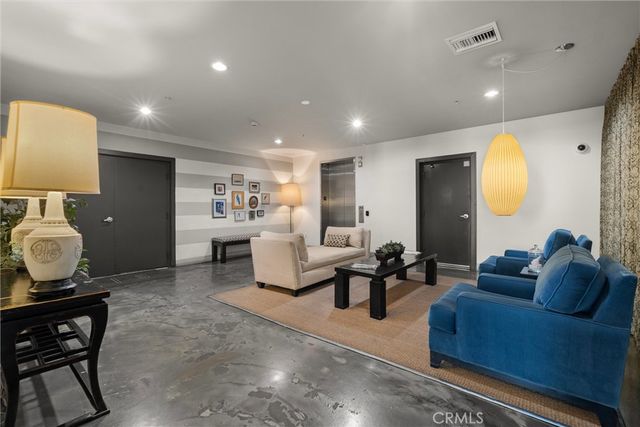 300 E 4th Street 201, Long Beach, CA 90802