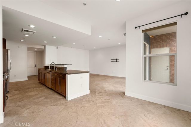 300 E 4th Street 201, Long Beach, CA 90802