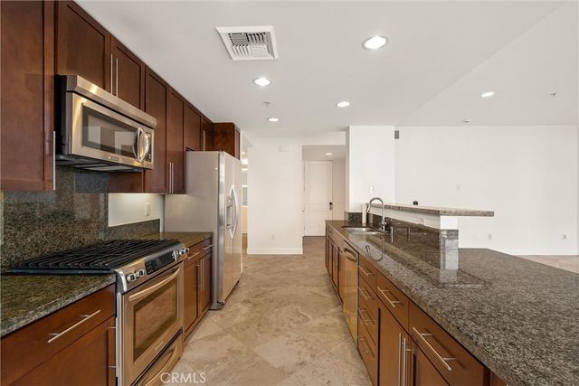 300 E 4th Street 201, Long Beach, CA 90802