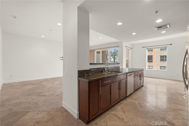 300 E 4th Street 201, Long Beach, CA 90802