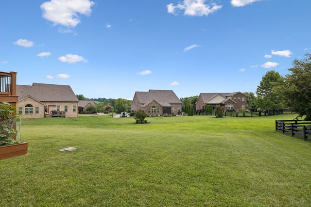 7005 Marwood Dr, College Grove, TN 37046