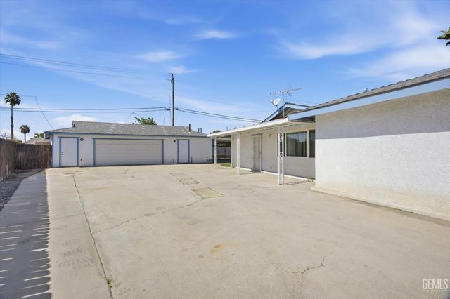 3616 Rocky Road Avenue, Bakersfield, CA 93309