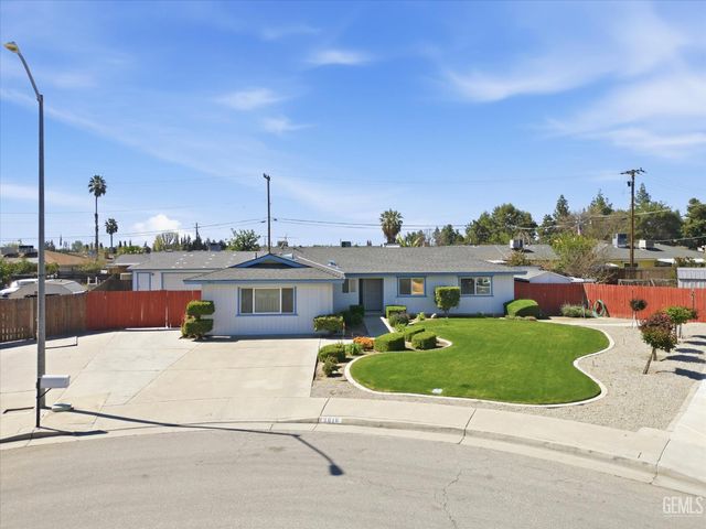 3616 Rocky Road Avenue, Bakersfield, CA 93309