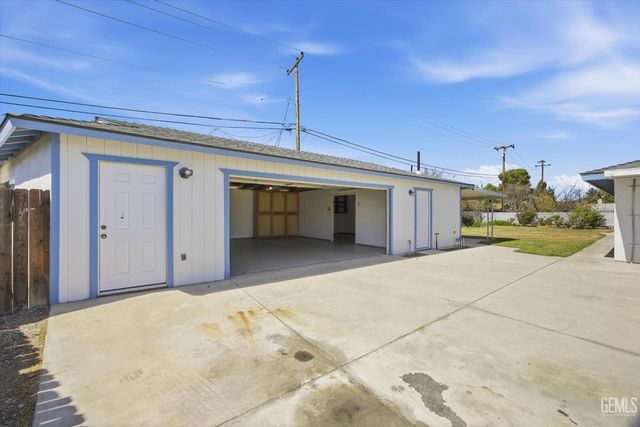 3616 Rocky Road Avenue, Bakersfield, CA 93309