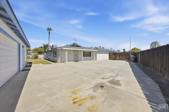 3616 Rocky Road Avenue, Bakersfield, CA 93309