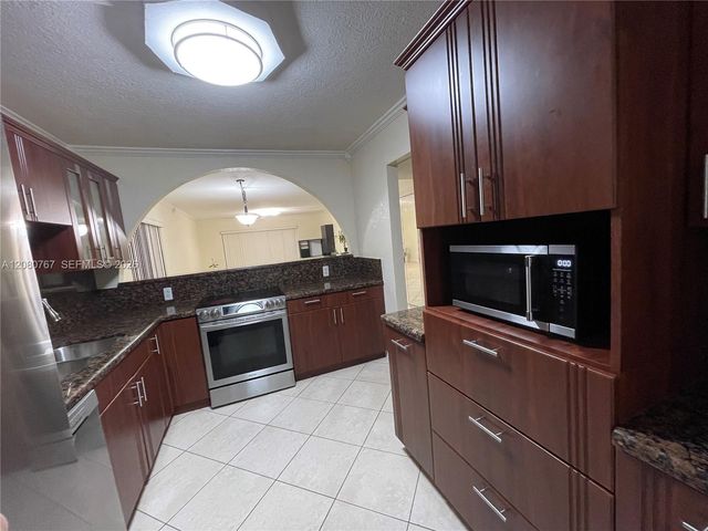 16240 Laurel Drive 101, Weston, FL 33326