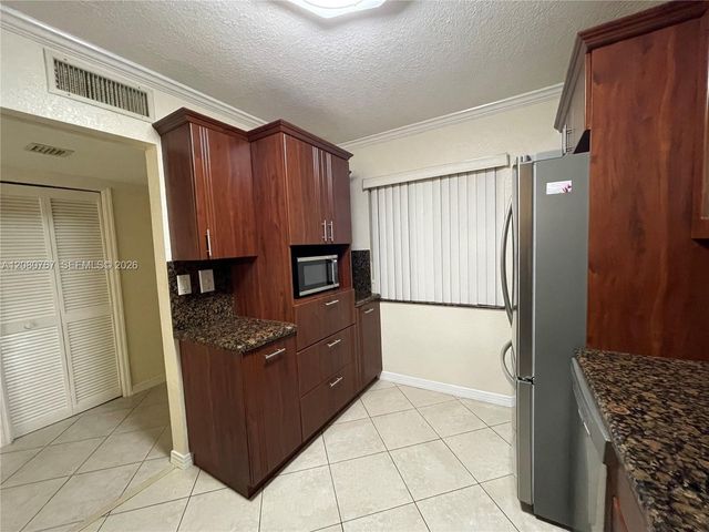 16240 Laurel Drive 101, Weston, FL 33326