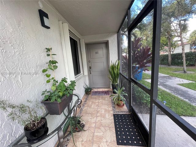 16240 Laurel Drive 101, Weston, FL 33326