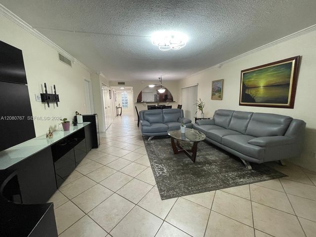 16240 Laurel Drive 101, Weston, FL 33326