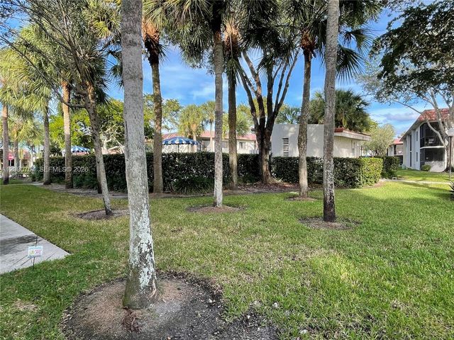 16240 Laurel Drive 101, Weston, FL 33326
