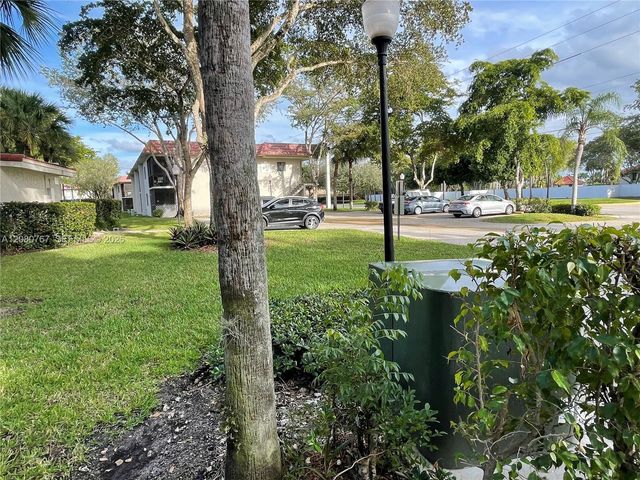 16240 Laurel Drive 101, Weston, FL 33326