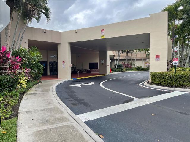 16240 Laurel Drive 101, Weston, FL 33326