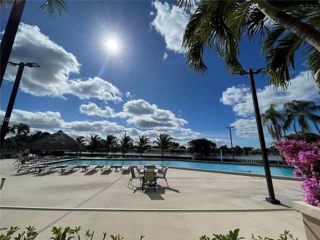 16240 Laurel Drive 101, Weston, FL 33326