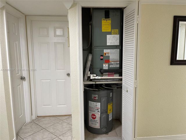 16240 Laurel Drive 101, Weston, FL 33326