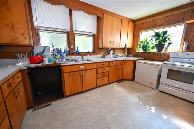 600 W Hunter Street, Nevada, MO 64772