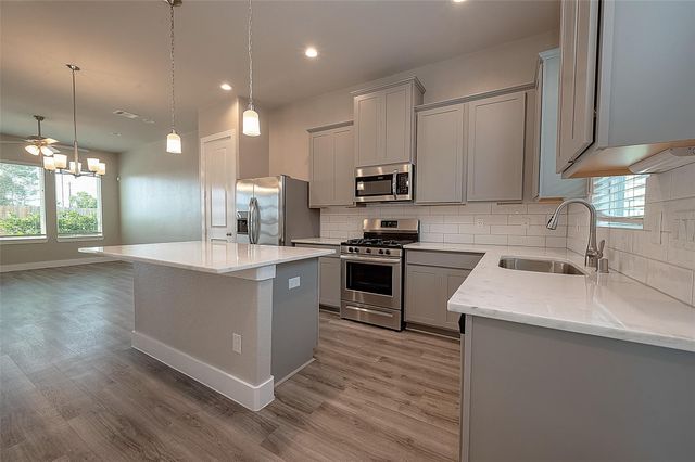 7703 Rainbow Close Lane, Houston, TX 77055