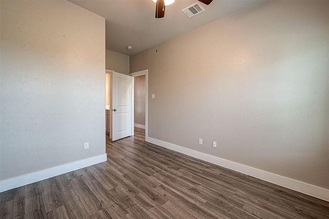 7703 Rainbow Close Lane, Houston, TX 77055