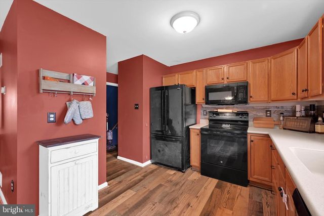 10 BRADFORD CIR, Myerstown, PA 17067