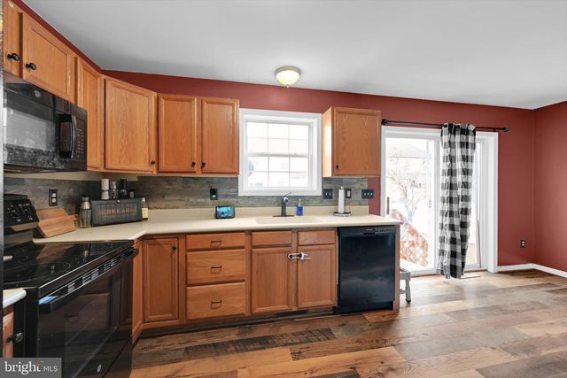 10 BRADFORD CIR, Myerstown, PA 17067