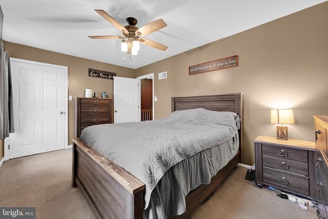 10 BRADFORD CIR, Myerstown, PA 17067