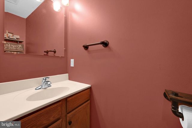 10 BRADFORD CIR, Myerstown, PA 17067