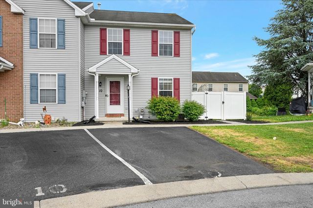10 BRADFORD CIR, Myerstown, PA 17067