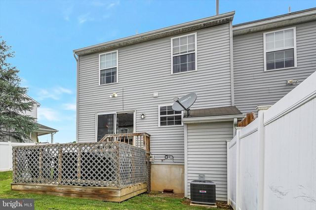 10 BRADFORD CIR, Myerstown, PA 17067