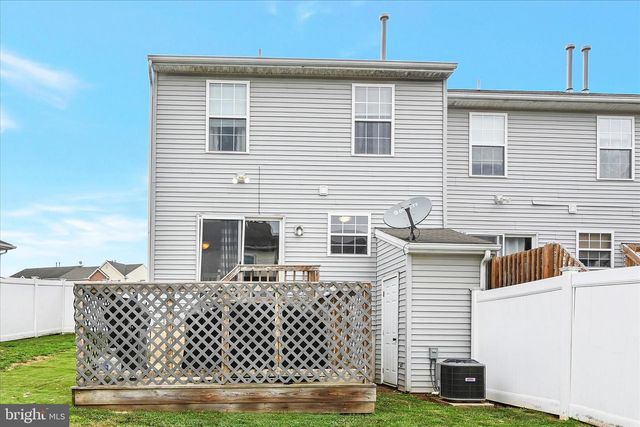 10 BRADFORD CIR, Myerstown, PA 17067