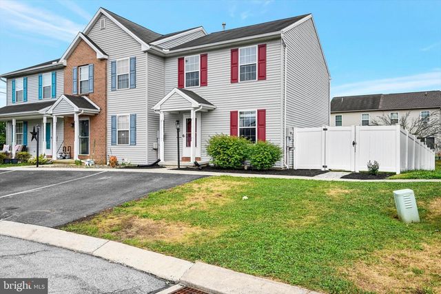 10 BRADFORD CIR, Myerstown, PA 17067