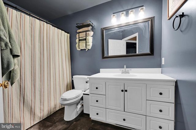 10 BRADFORD CIR, Myerstown, PA 17067