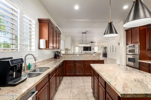 6233 S ROCHESTER Drive, Gilbert, AZ 85298