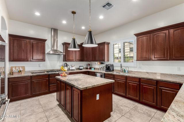 6233 S ROCHESTER Drive, Gilbert, AZ 85298