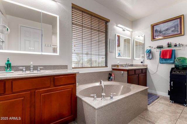 6233 S ROCHESTER Drive, Gilbert, AZ 85298