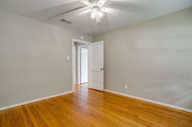 3504 Mission Street, Fort Worth, TX 76109