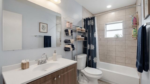 7106 NW 80th Avenue, Tamarac, FL 33321