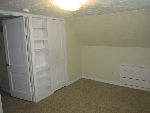 8322 White Oak Avenue, Munster, IN 46321