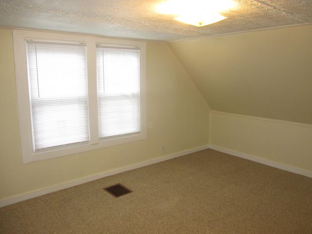 8322 White Oak Avenue, Munster, IN 46321